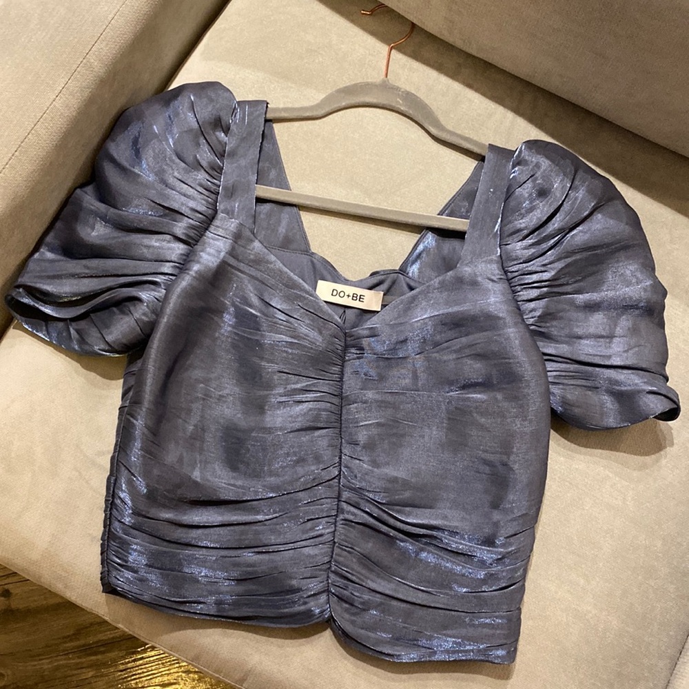 Do + Be blue top puffy sleeves